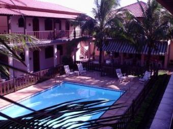 16 room hotel 10 mins to beach Itaipua